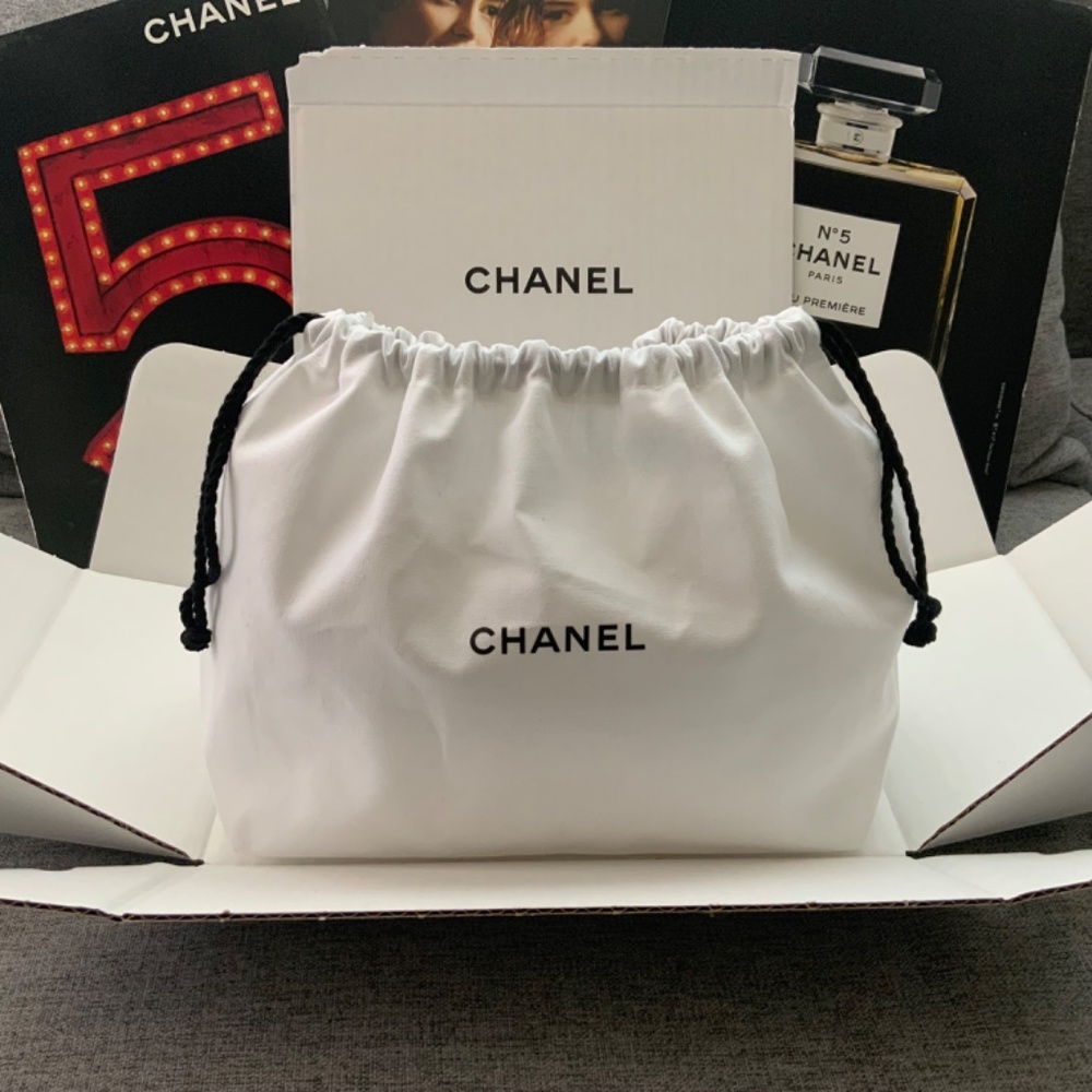 CHANEL white cotton canvas drawstring pouch cosmetic bag storage bag - AUTHENTIC - Picture 13 of 15